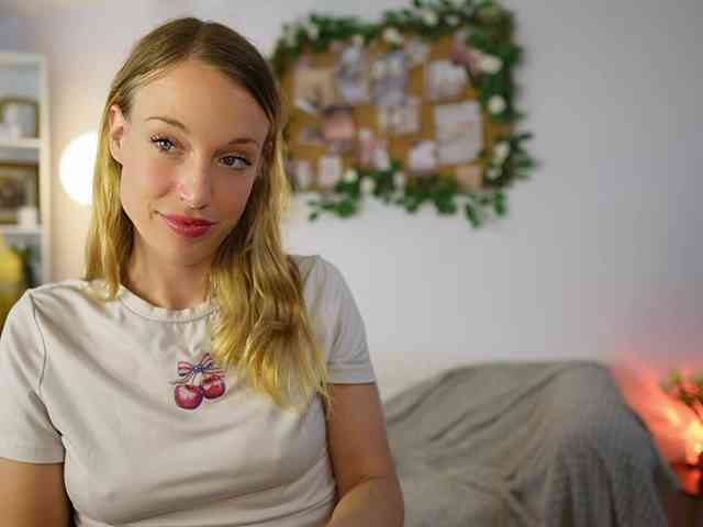 AprilRose webcam