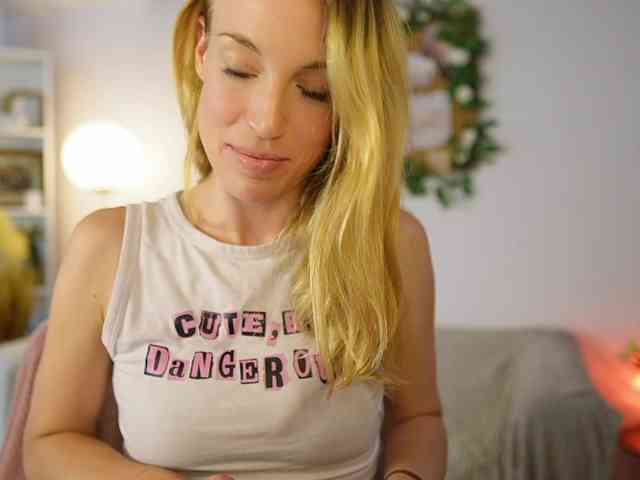 AprilRose webcam