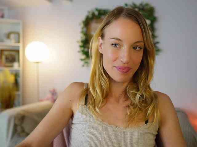 AprilRose webcam