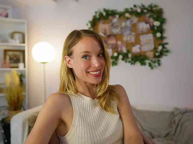 AprilRose webcam