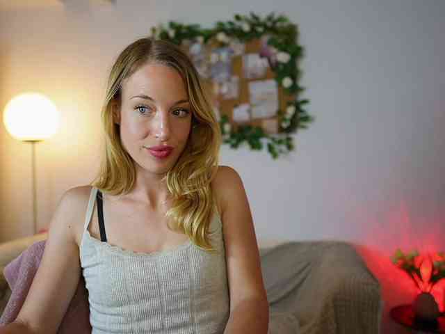 AprilRose webcam