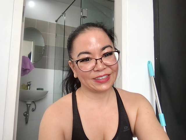PadThai's BongaCams show and profile