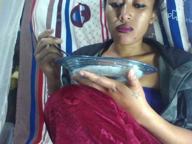 Laurencia12 webcam bongacams model stream image