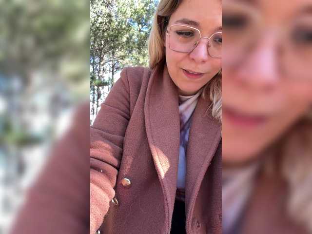 Emy-Lana's BongaCams show and profile