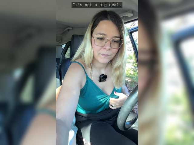 Emy-Lana's BongaCams show and profile