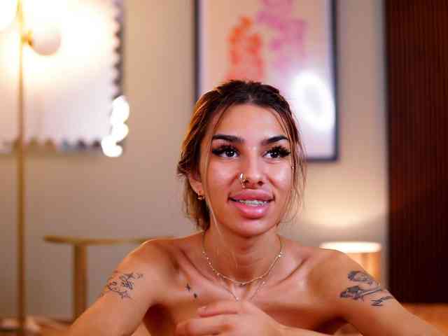 MelinaMilanni webcam