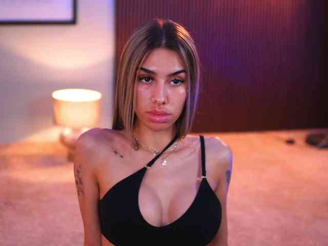 MelinaMilanni webcam