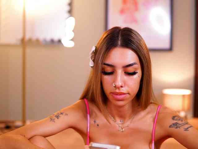 MelinaMilanni webcam