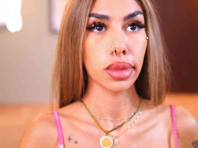 MelinaMilanni webcam