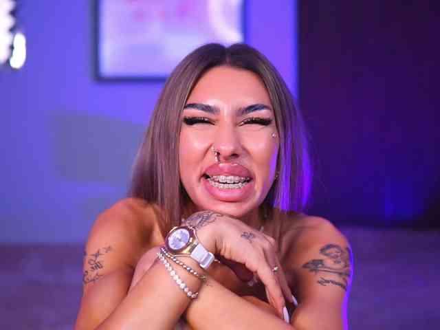 MelinaMilanni webcam