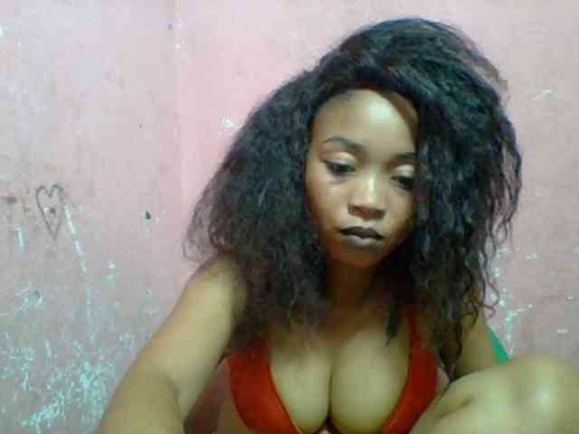 Estelahh Live Webcam on BongaCams