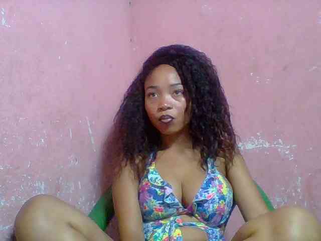 Estelahh Live Webcam on BongaCams