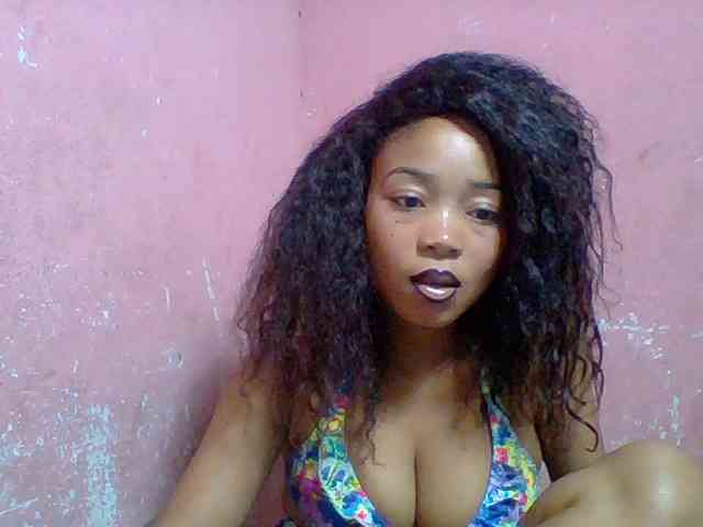 Estelahh Live Webcam on BongaCams
