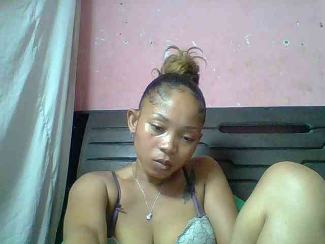 Estelahh Live Webcam on BongaCams