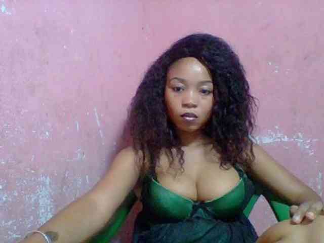 Estelahh Live Webcam on BongaCams