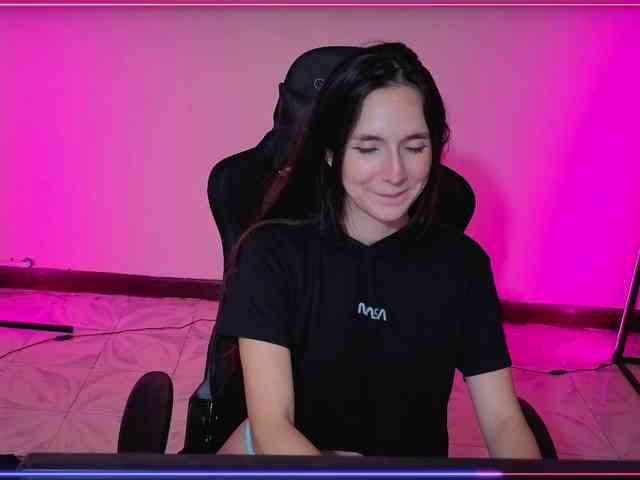 MiaLozano webcam