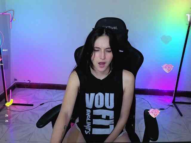 MiaLozano webcam