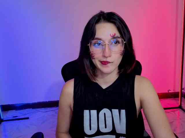 MiaLozano webcam
