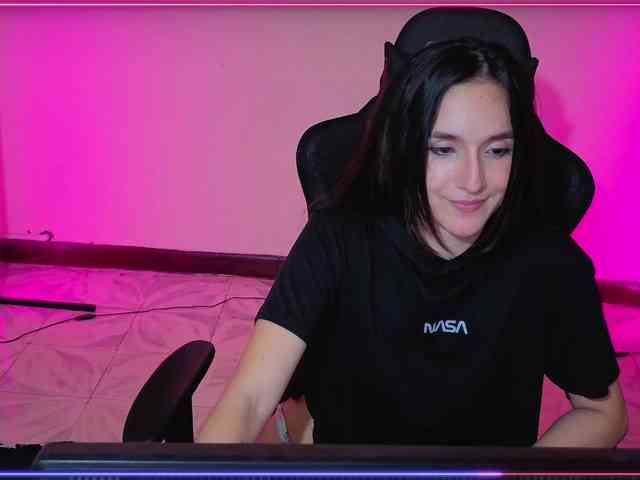 MiaLozano webcam