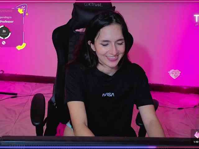 MiaLozano webcam