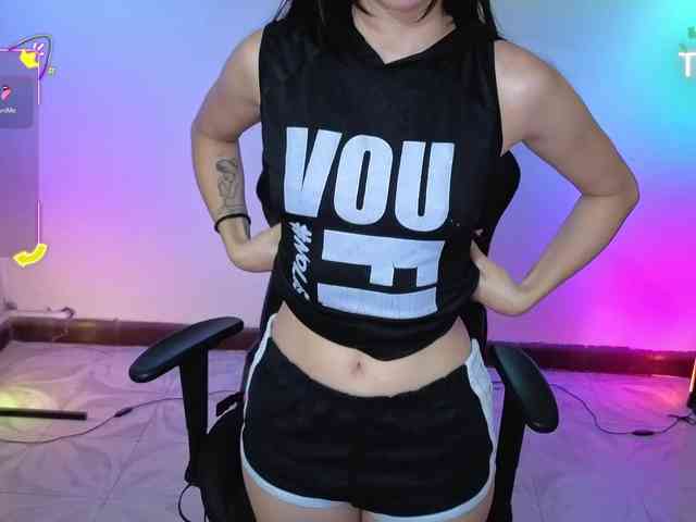 MiaLozano webcam