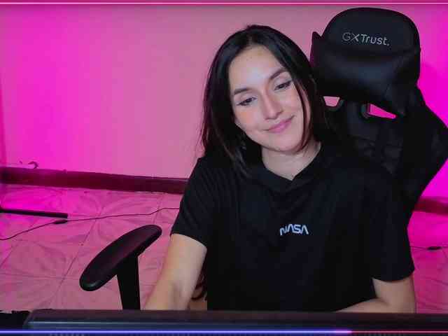 MiaLozano webcam