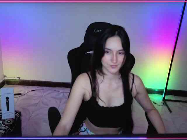 MiaLozano webcam
