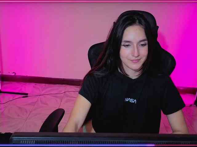 MiaLozano webcam