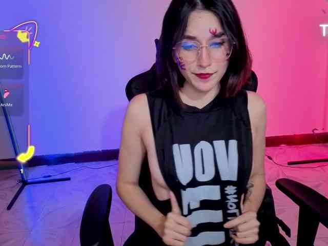 MiaLozano webcam