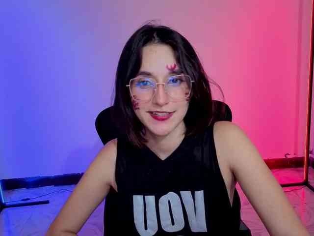 MiaLozano webcam