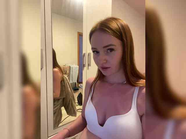 NauryXLoversz webcam