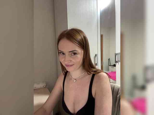 NauryXLoversz webcam