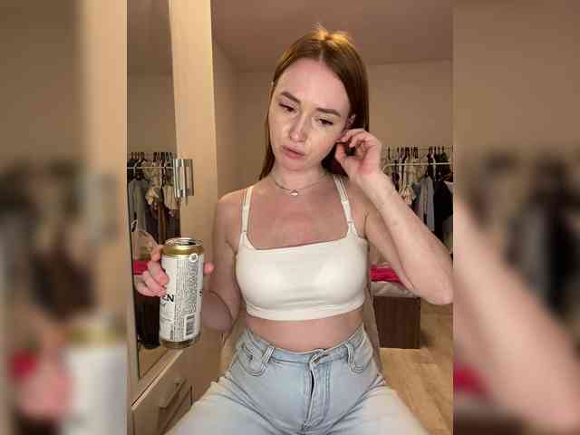 NauryXLoversz webcam