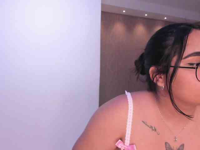 DakotaRoss webcam