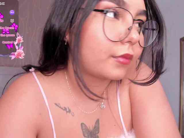 DakotaRoss webcam