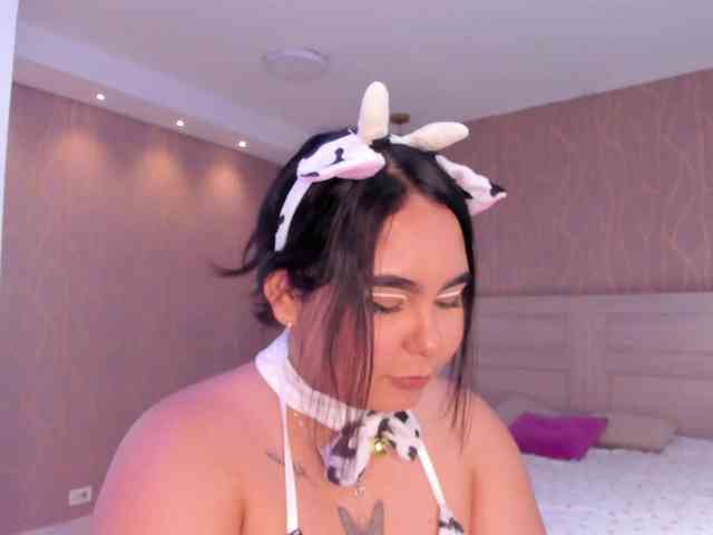 DakotaRoss webcam