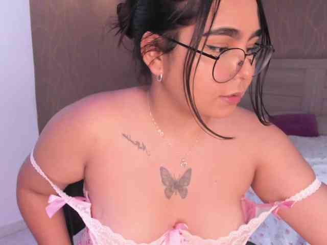 DakotaRoss webcam