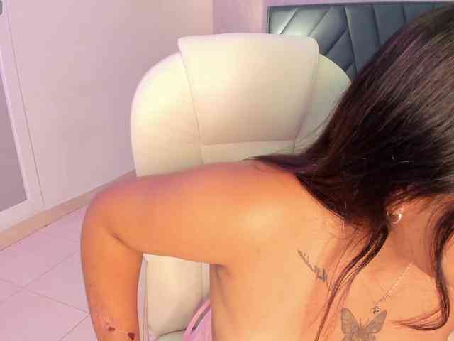 DakotaRoss webcam