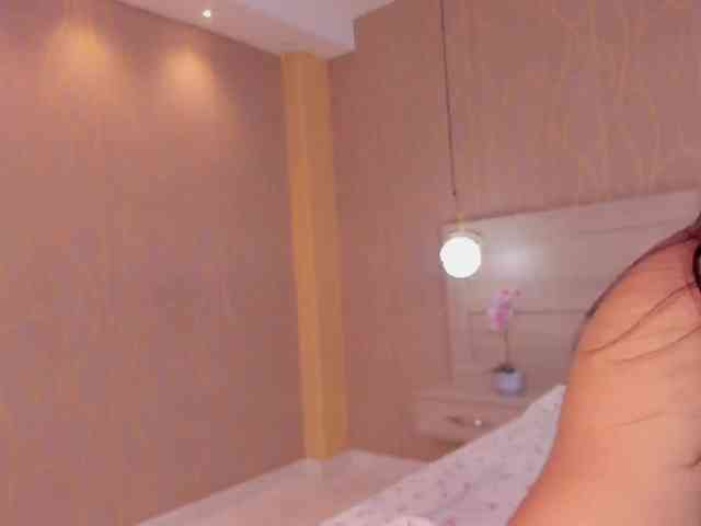 DakotaRoss webcam