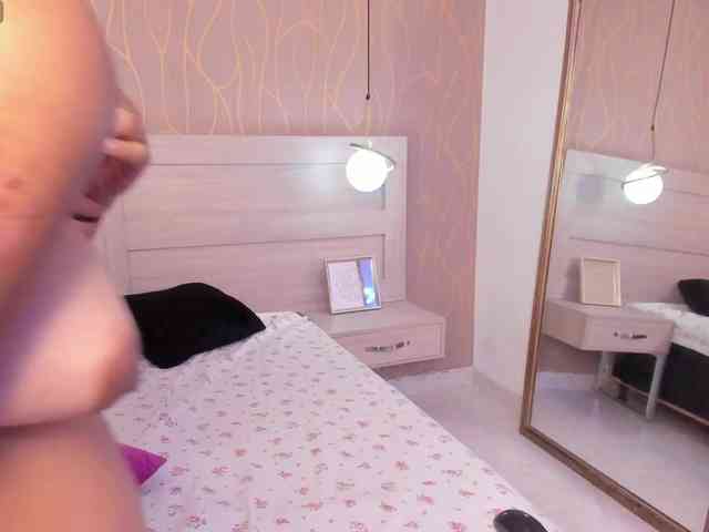 DakotaRoss webcam