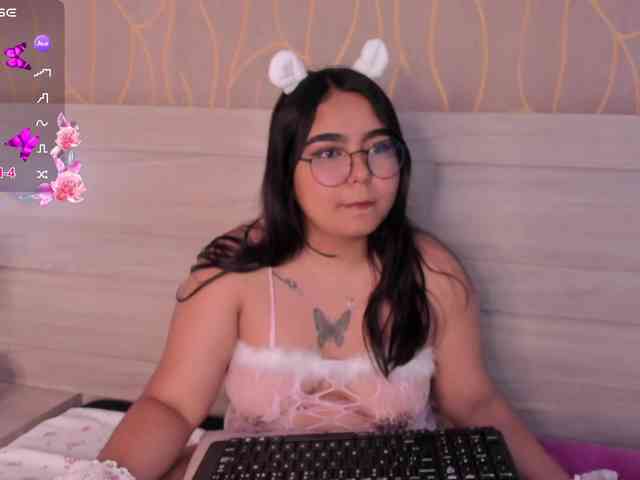 DakotaRoss webcam