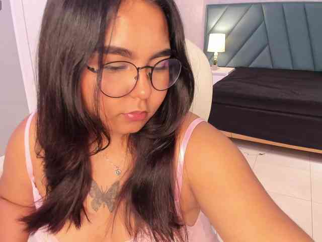 DakotaRoss webcam