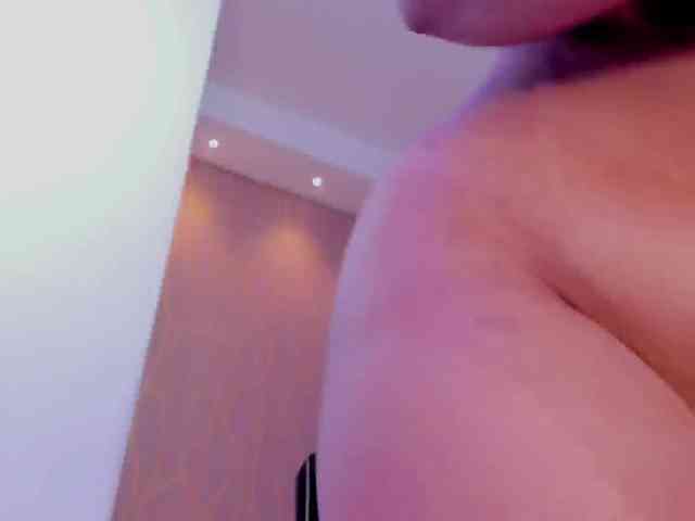 DakotaRoss webcam