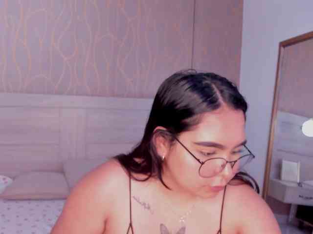 DakotaRoss webcam