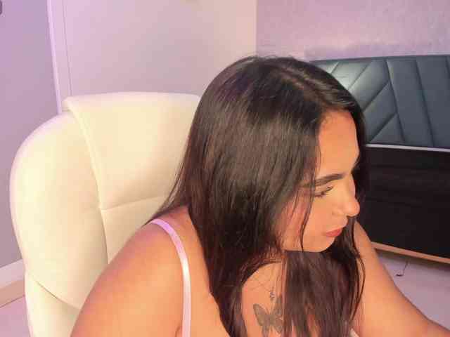 DakotaRoss webcam