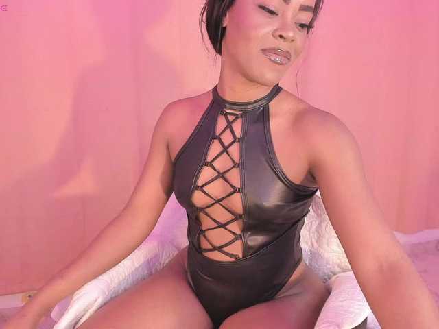 laylacarteer's BongaCams show and profile