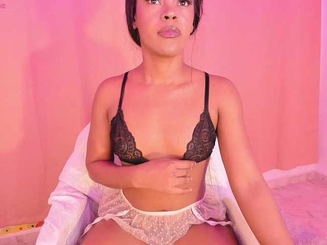 laylacarteer's BongaCams show and profile