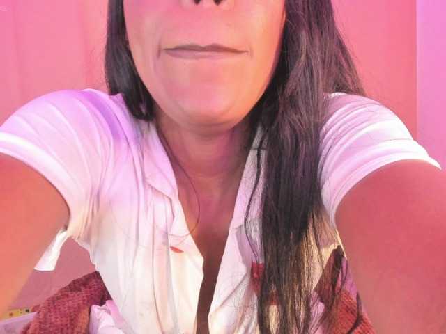 laylacarteer's BongaCams show and profile