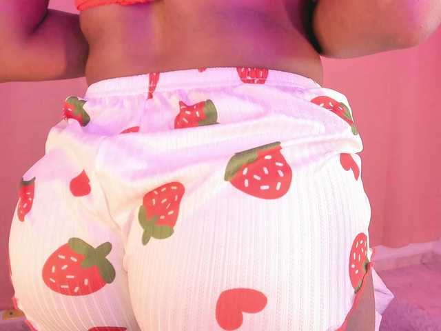 laylacarteer's BongaCams show and profile