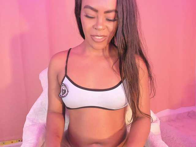 laylacarteer's BongaCams show and profile